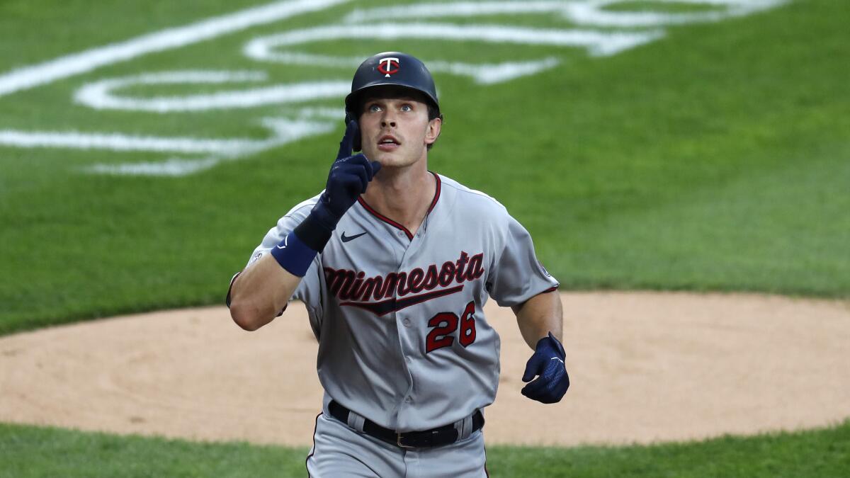 Kepler hits 2 HR, Twins power past White Sox 10-5 in opener