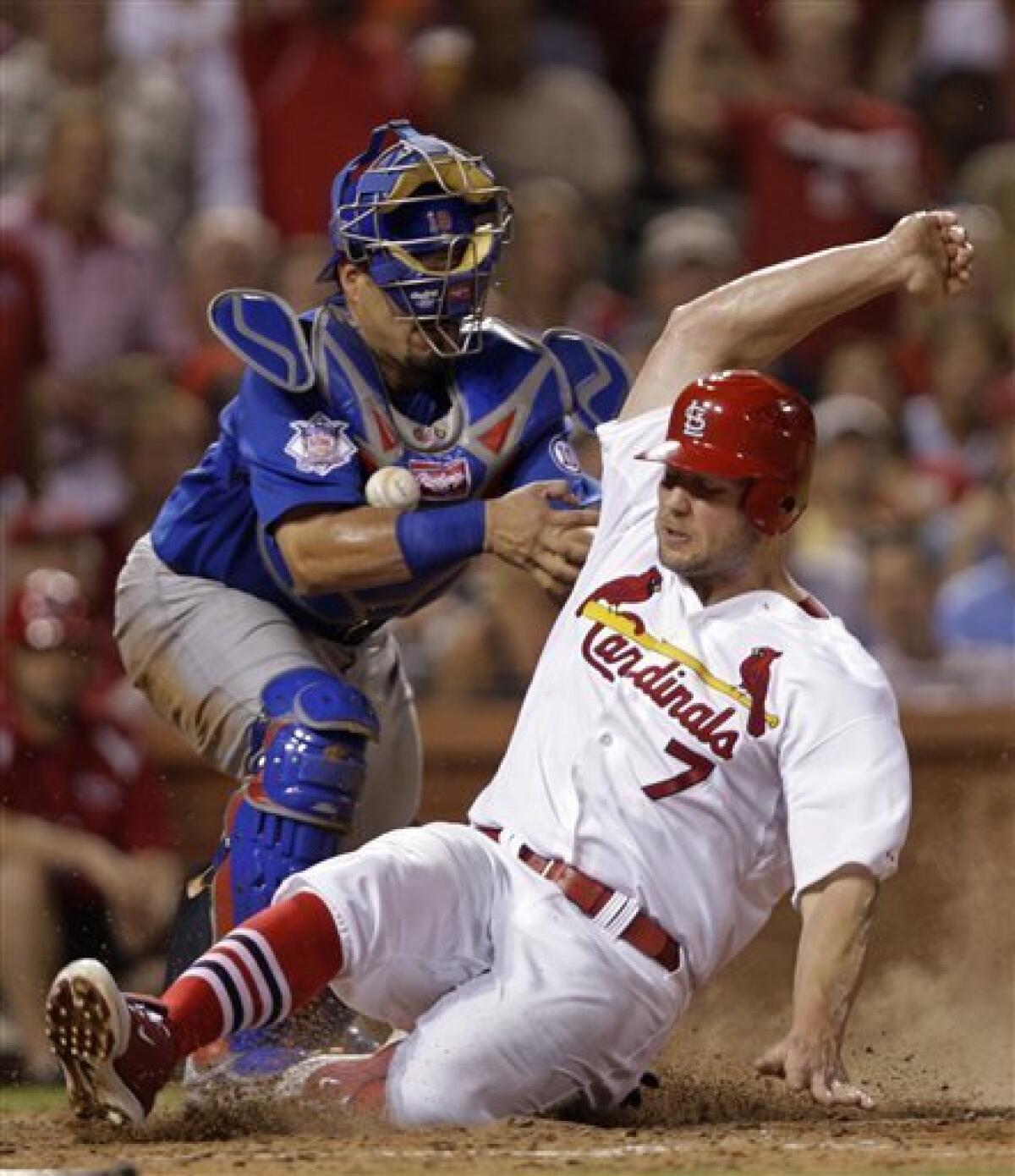 Albert Pujols gives young fan his Cardinals jersey after Cubs game