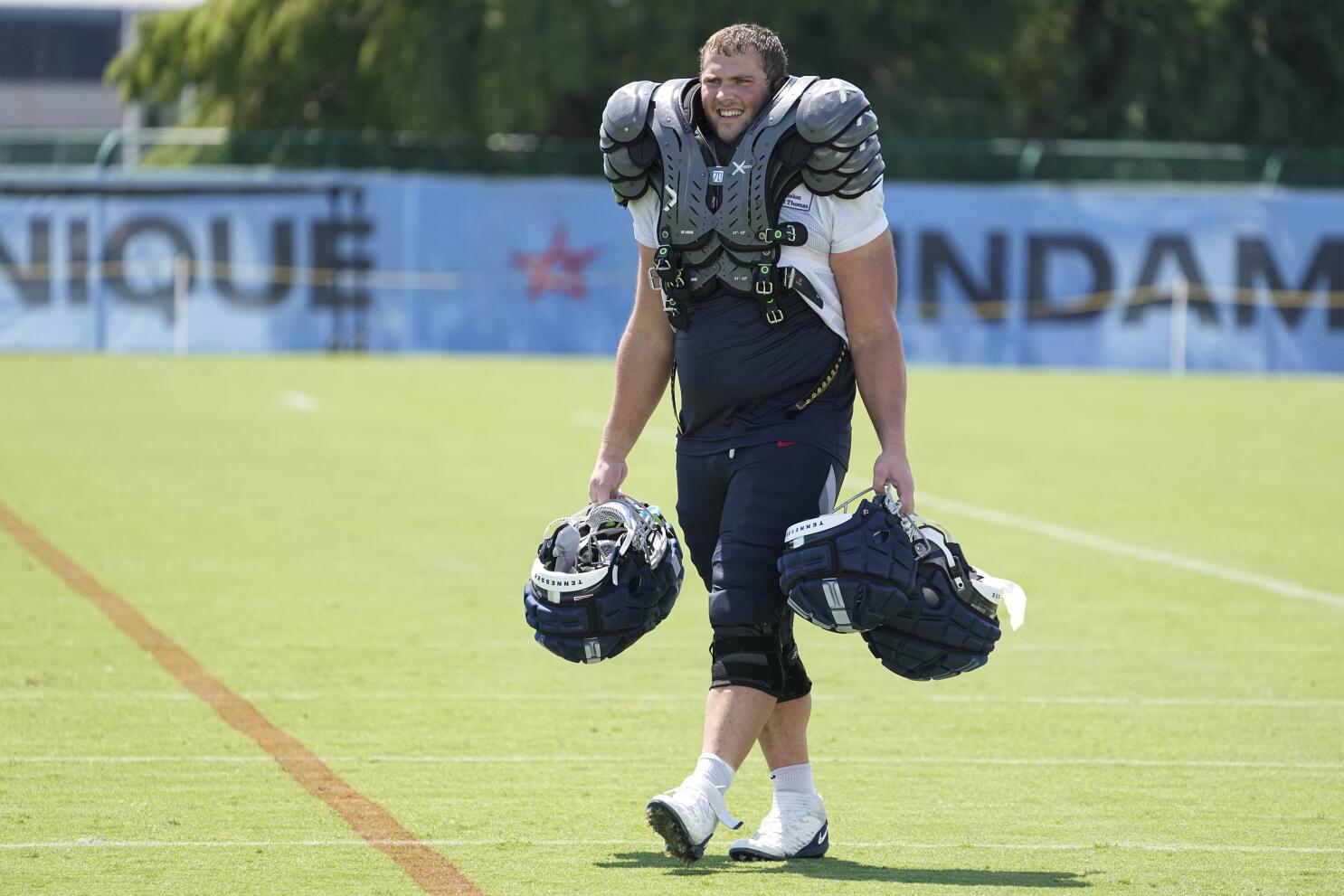 Tennessee Titans' revamped offensive line is a work in progress in