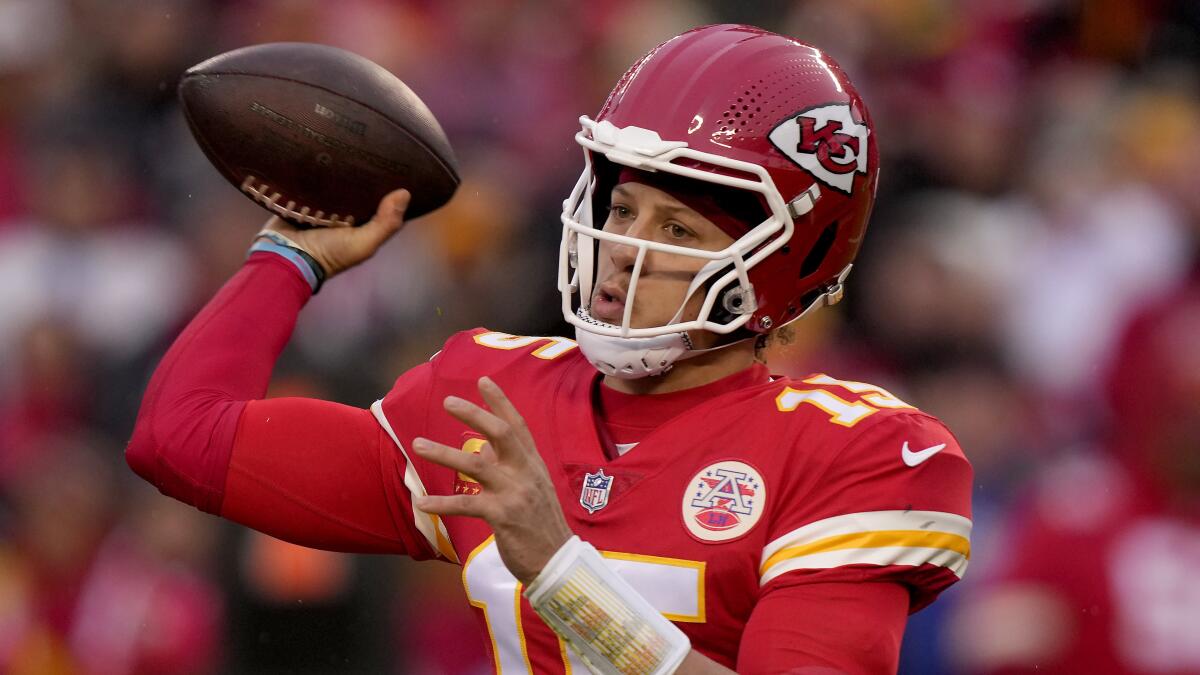 Chiefs' Patrick Mahomes sustained high ankle sprain: Associated Press