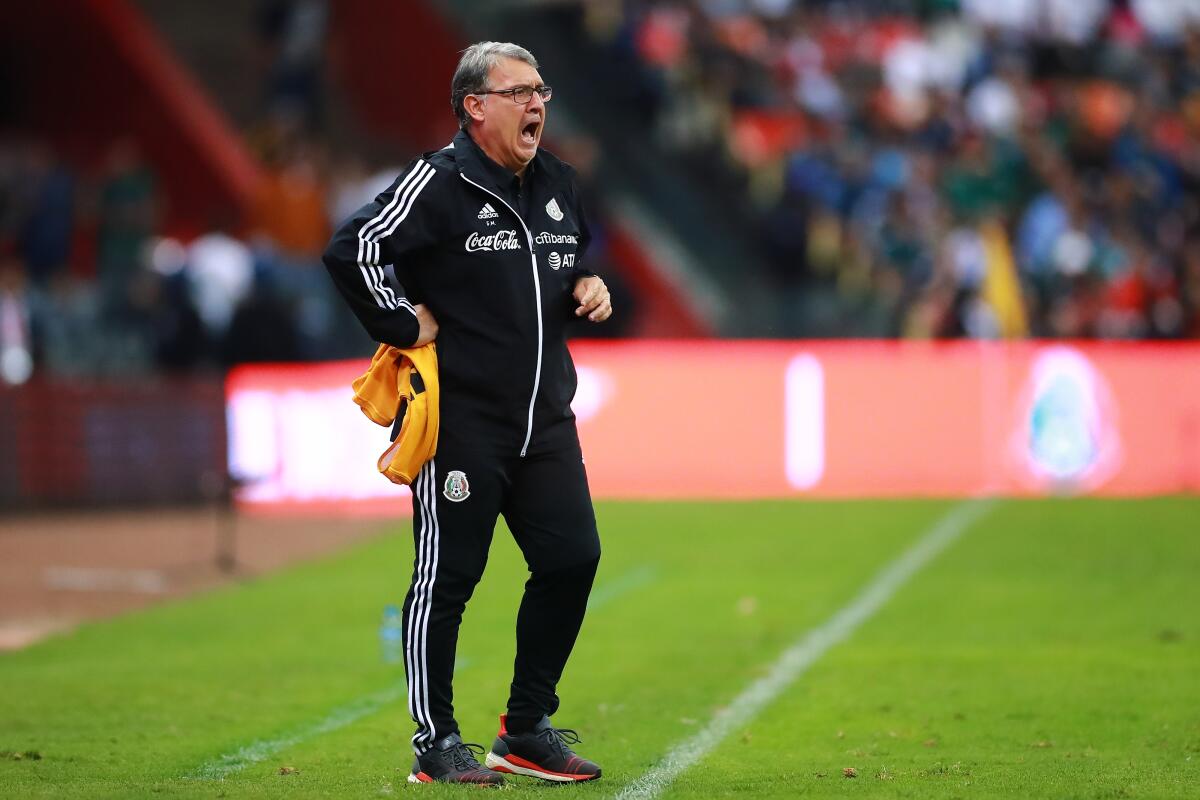 MEXICO CITY, MEXICO - OCTOBER 15: Gerardo Martino, head coach of Mexico gestures during the match between Mexico and Panama as part of the Concacaf Nations League at Azteca Stadium on October 15, 2019 in Mexico City, Mexico. (Photo by Hector Vivas/Getty Images) ** OUTS - ELSENT, FPG, CM - OUTS * NM, PH, VA if sourced by CT, LA or MoD **
