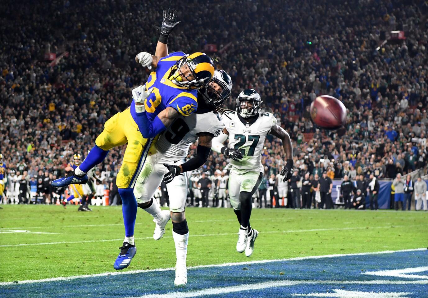 Rams receiver Josh Reynolds can't make the catch on the game's final play.
