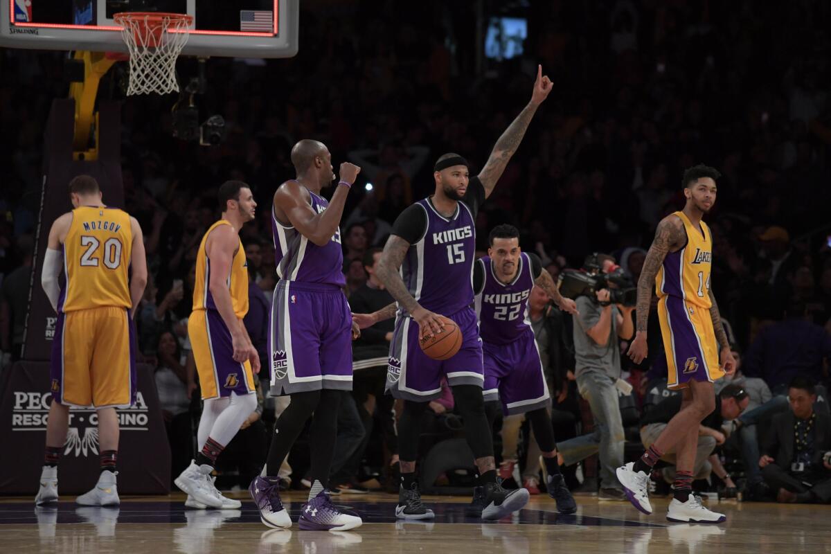 DeMarcus Cousins da lección a Lakers y los Kings ganan en Staples Center.
