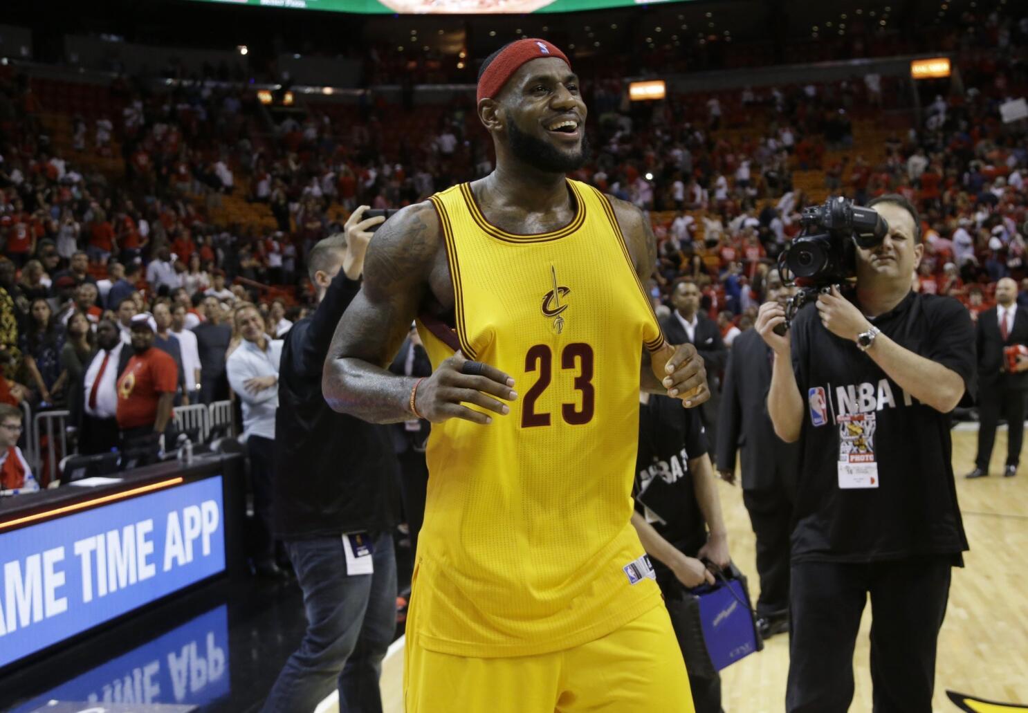 LeBron James' jersey most popular; Cavs No. 1 as well
