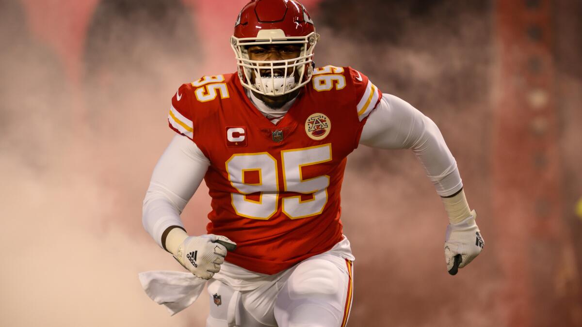 Kansas City Chiefs' Neil Farrell, Darius Rush reveal jersey