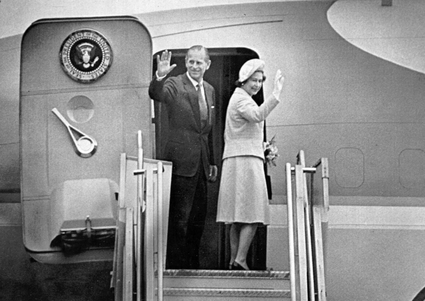 Queen Elizabeth II and Prince Philip board Air Force II in San Diego for a trip to Palm Springs in February 1983.