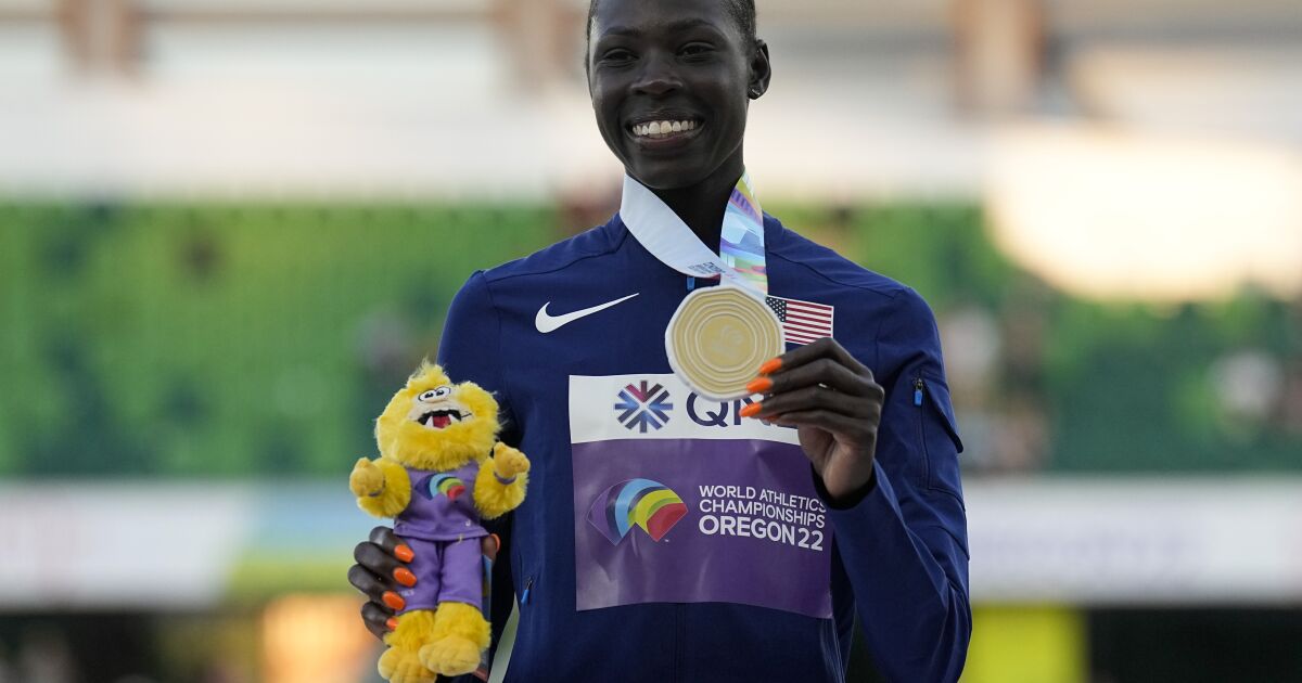 Le champion olympique Athing Mu réfléchit à l’opportunité de défendre son titre mondial du 800 mètres
