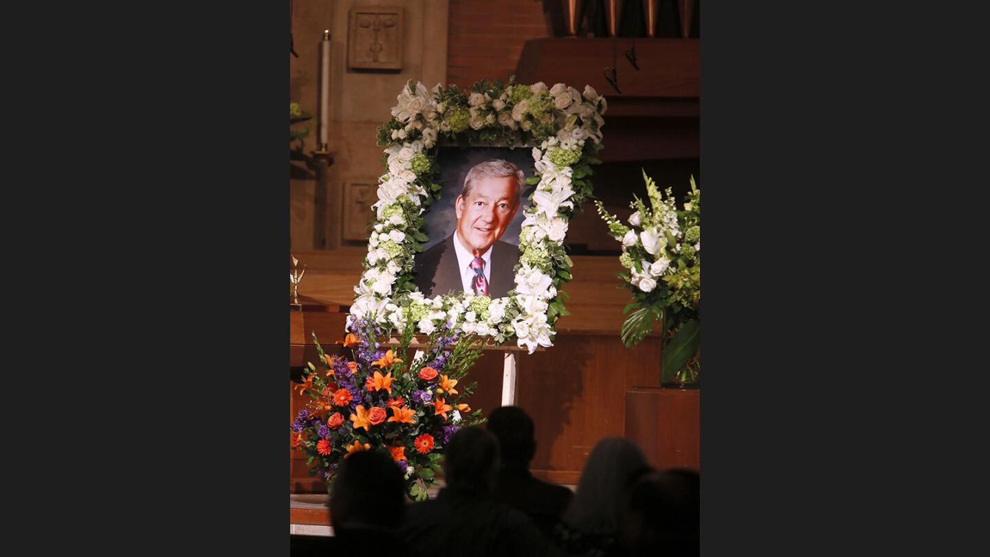 Photo Gallery: Former La Cañada Flintridge mayor Dave Spence remembered at memorial service