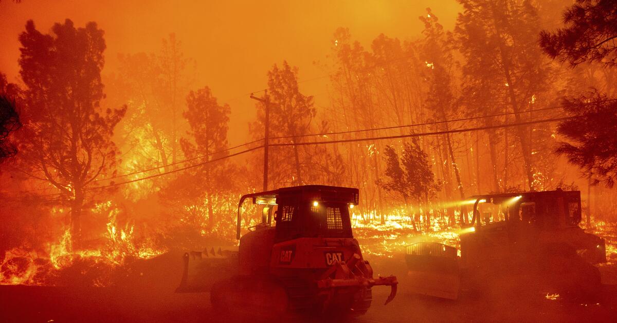 Cómo el incendio del parque cerca de Chico estalló en el año más grande de California