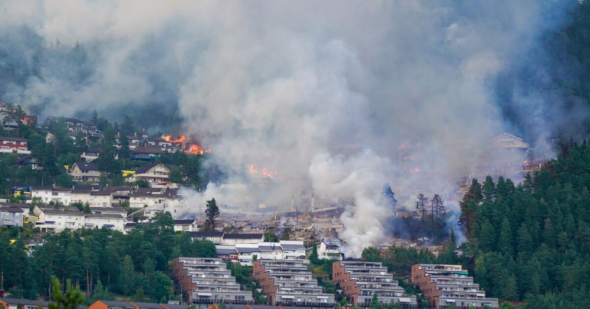Plus de 100 maisons ont été détruites dans un incendie massif en Norvège
