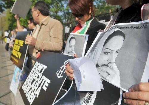 Protesting plan for execution of Delara Darabi