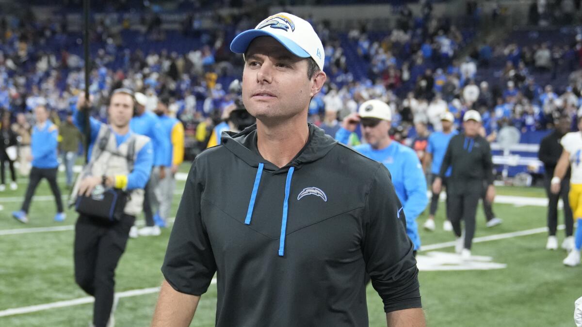 New Chargers coach Brandon Staley completes coaching staff - Los Angeles  Times