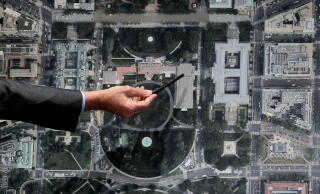 Architect Shalom Baranes shows a site plan for a new $400-million White House ballroom.