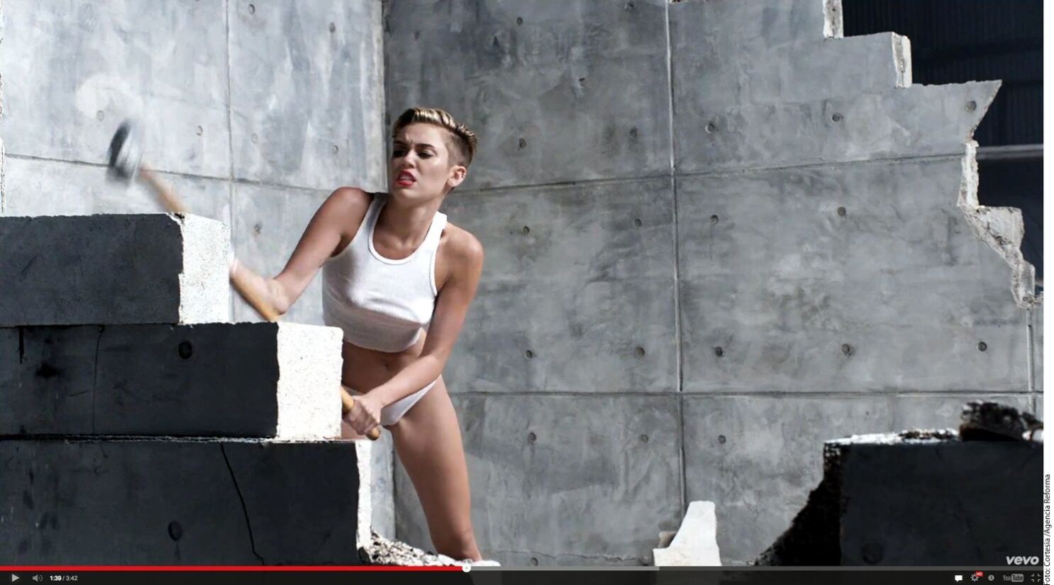 Miley Cyrus se desnuda en su nuevo vídeo, 