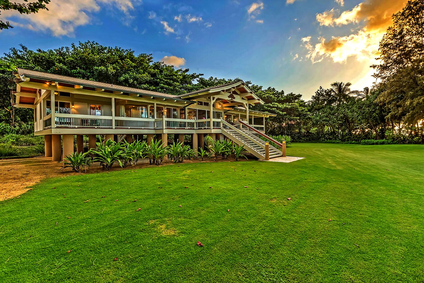 "Coach" star Craig T. Nelson is seeking $14 million for his five-acre estate near Haena Point on the Island of Kauai.