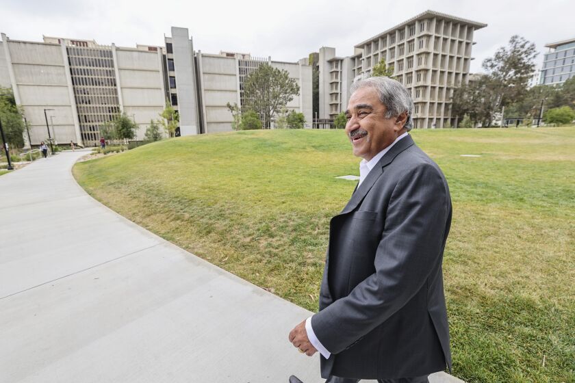 San Diego, CA - May 20: UC San Diego Chancellor Pradeep Khosla walks the campus for photos at UCSD on Friday, May 20, 2022 in San Diego, CA. (Eduardo Contreras / The San Diego Union-Tribune)