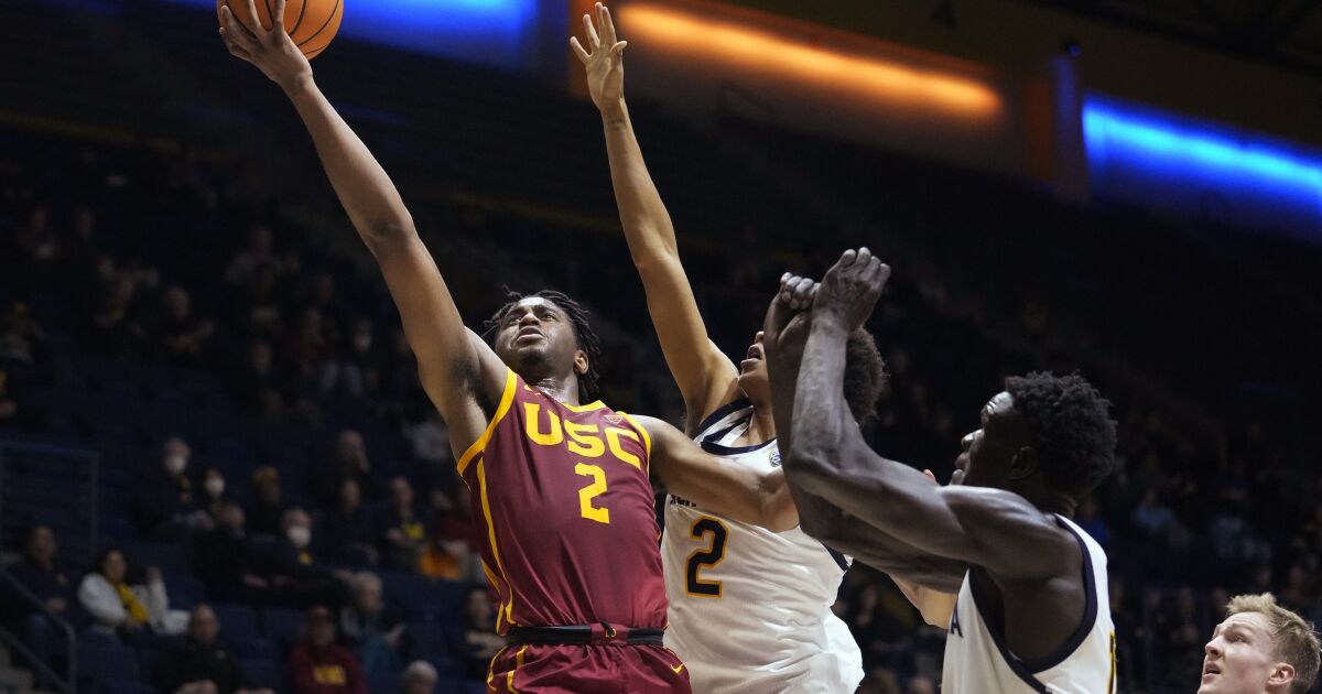 Reese Dixon-Waters leads USC over California in Pac-12 opener