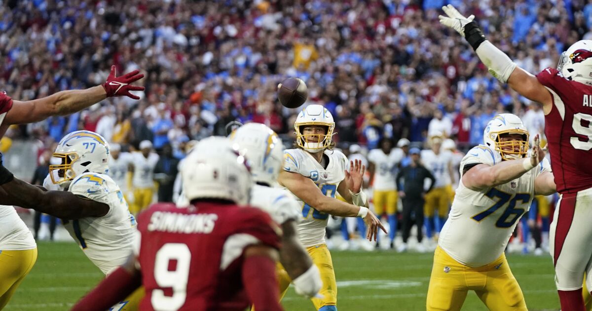 Justin Herbert puts finishing touches on Chargers win over Arizona with clutch passes