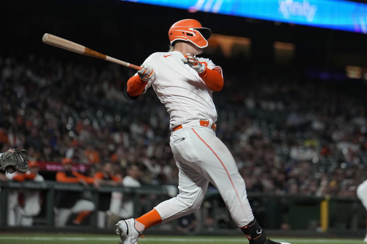 Pederson hits 3 HRs, knocks in 8 as Giants stun Mets 13-12 - The