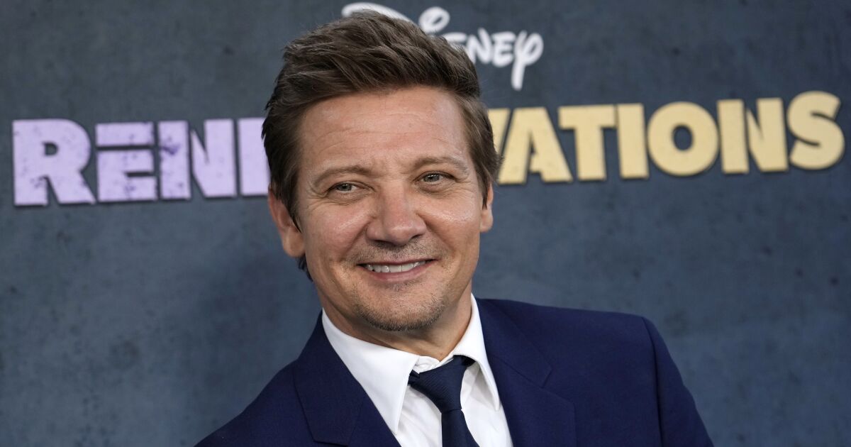 Jeremy Renner jogging now as he rehabs from snowplow injuries