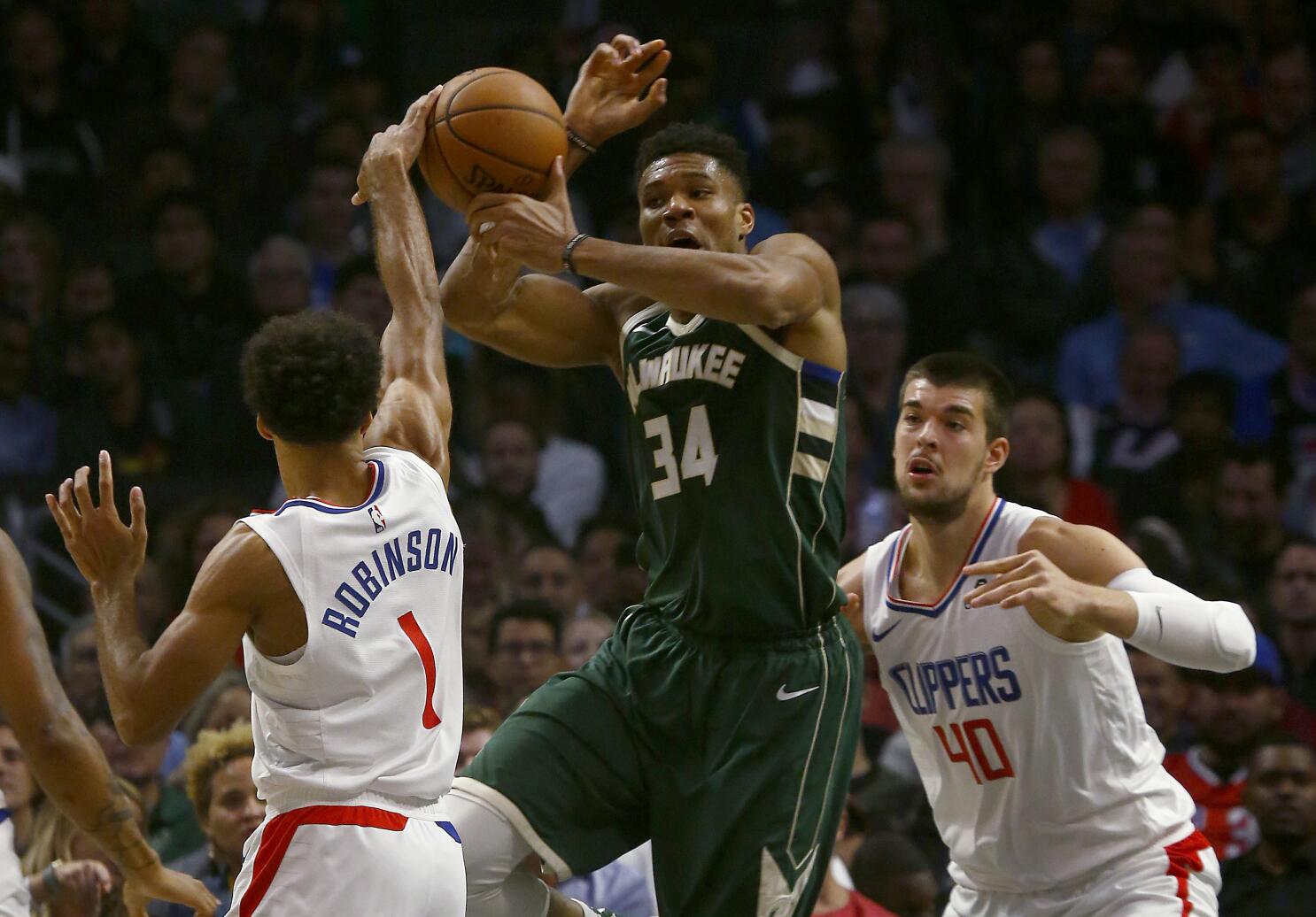 Giannis wants Bucks to compete for titles or he's out
