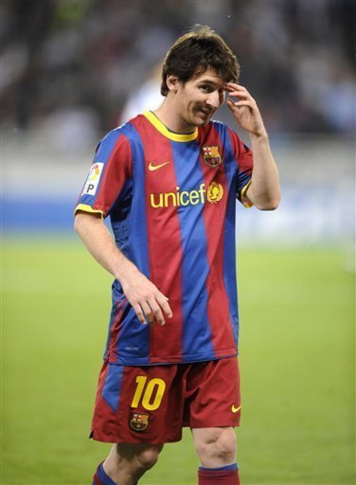 FC Barcelona News: 20 May 2011; Wembley Final Shirt Presented, De