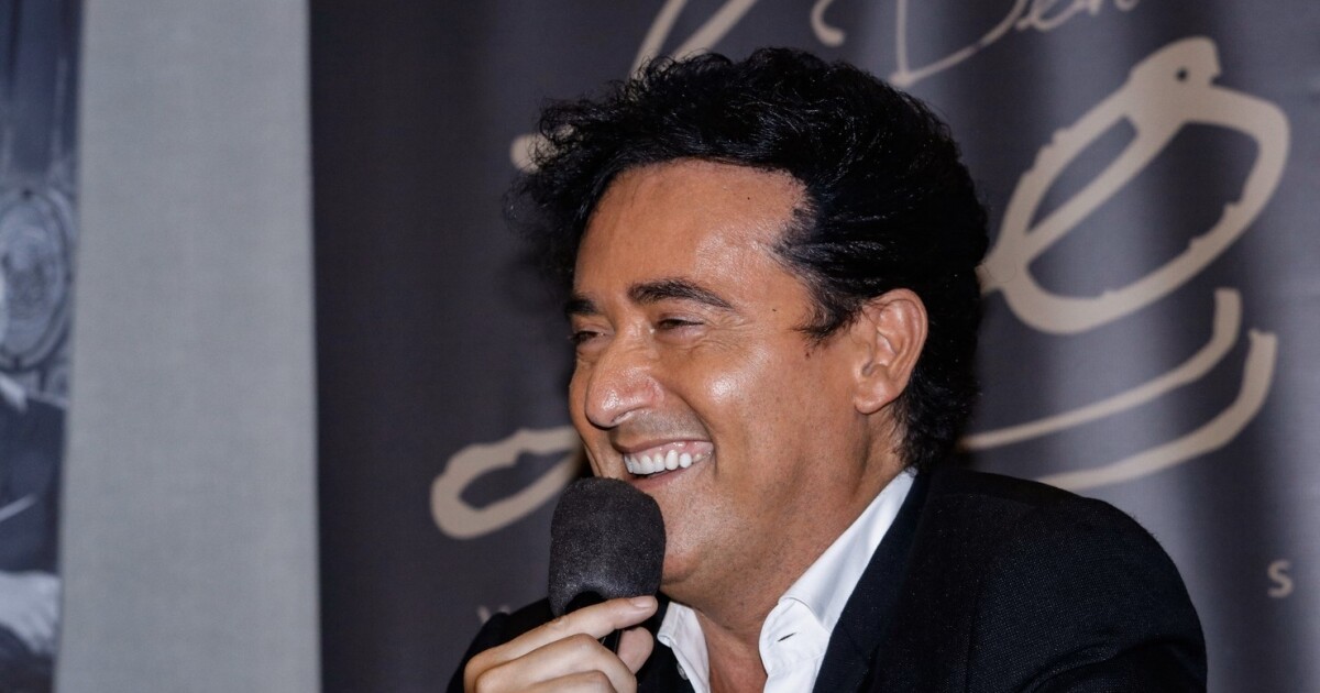 Intuban as singer Il Divo