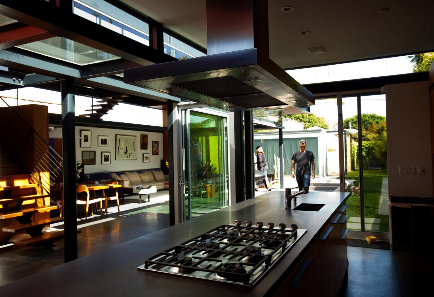 Walls of glass bring the outdoors in