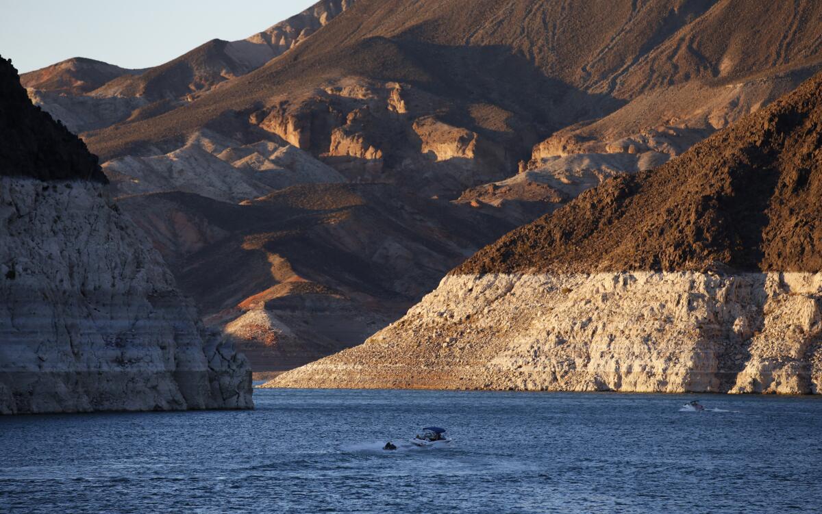 En esta imagen se ven las distintas capas minerales que indican el descenso