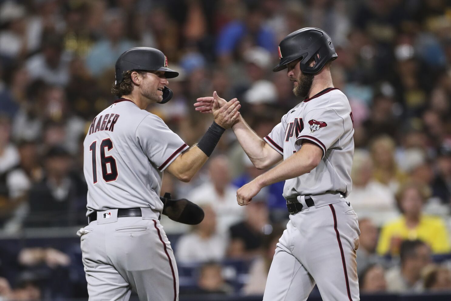 Olson conecta par de jonrones, Bravos barren a Cerveceros con victoria 8-6