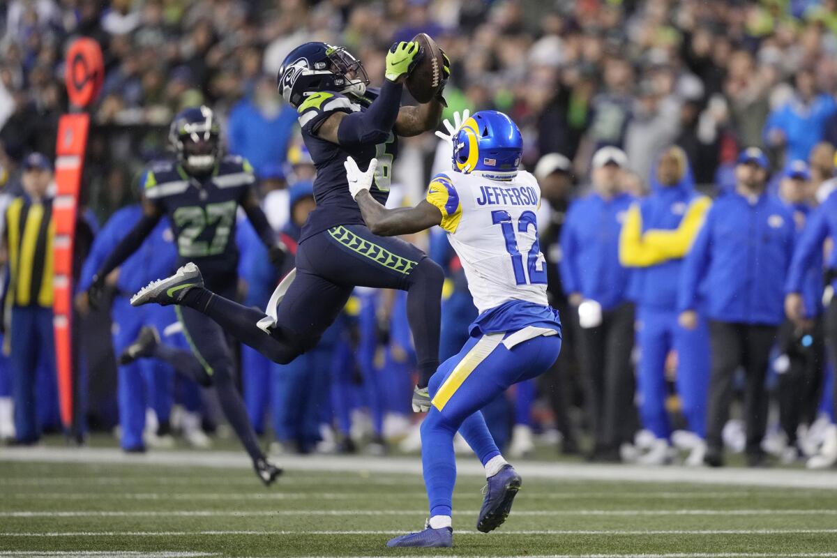 Quandre Diggs thrives as teacher for young Seattle secondary - The