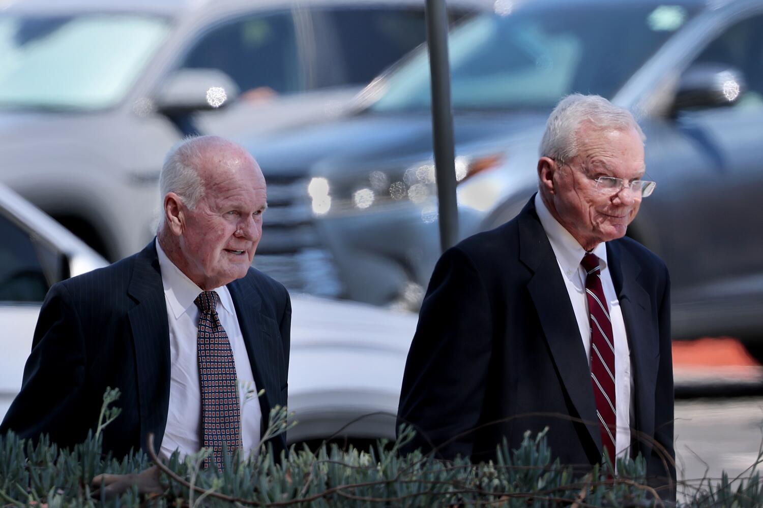 Torrance, CA - September 04: Lawyer Montgomery Cole, left, and his client, Garry Poe walk to the entrance of the Torrance Courthouse Thursday, Sept. 4, 2025. (Allen J. Schaben / Los Angeles Times)