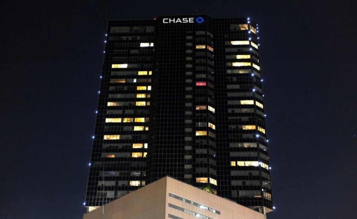 Chase Bank reached a deal with condominium owners to add its name to the downtown Los Angeles skyline.