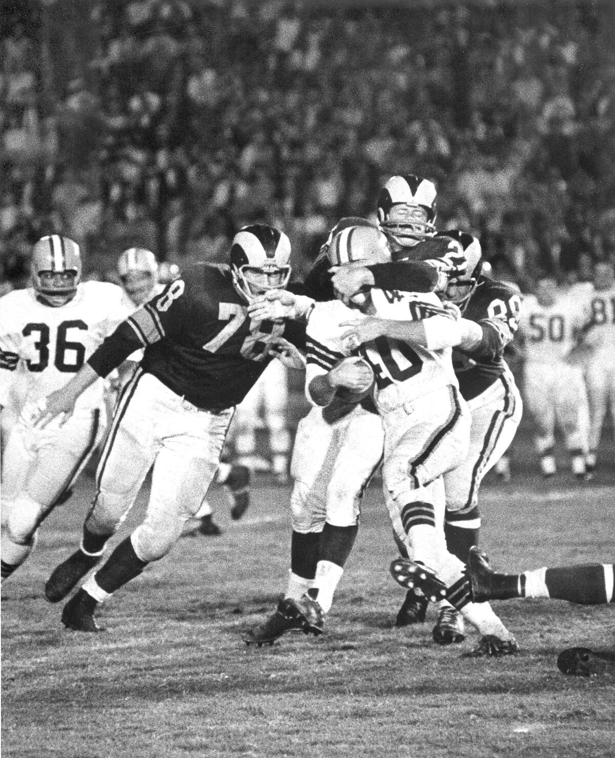 Eddie Meador, Rams defensive star who missed out on Corridor of Fame, dies at 86 ?url=https%3A%2F%2Fcalifornia times brightspot.s3.amazonaws.com%2F1a%2Ffd%2F4dd84ee74e5297c056d24e016d0f%2Fap400596807911 - Eddie Meador, Rams defensive star who missed out on Corridor of Fame, dies at 86