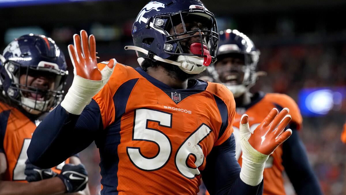 Browning's fumble return TD helps Broncos beat Vikings 23-13