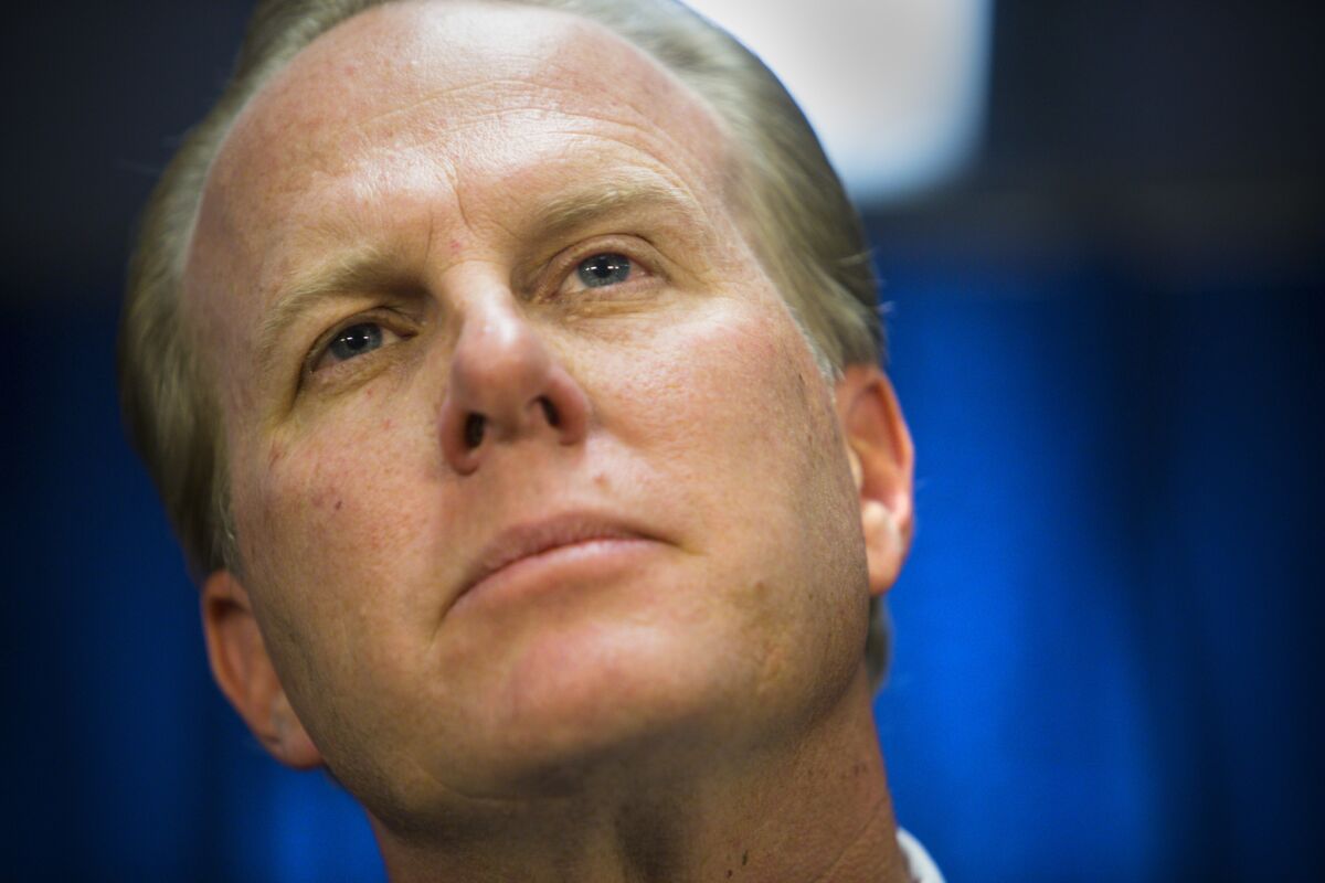 San Diego Mayor Kevin Faulconer says he is committed to serving a full term instead of running for governor of California.