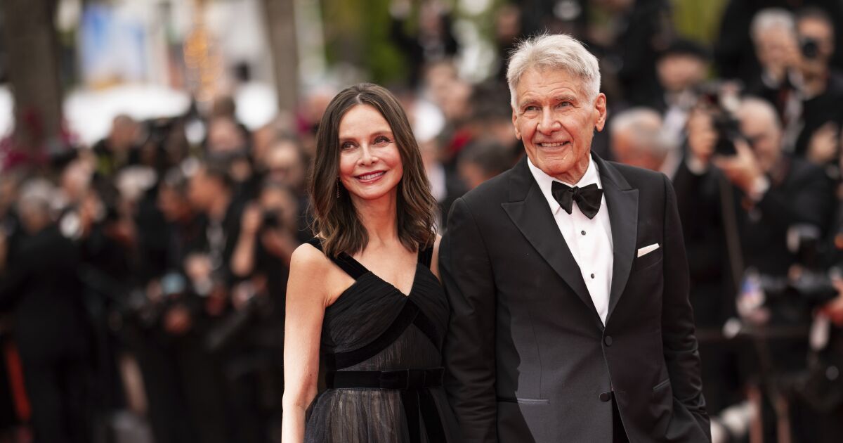 Find someone who looks at you like Harrison Ford looked at Calista Flockhart in Cannes