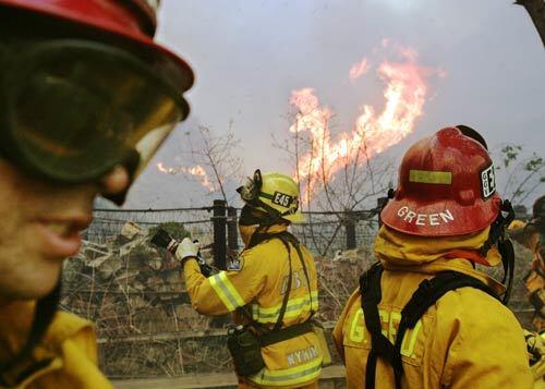 Canyon Fire -- advancing flames