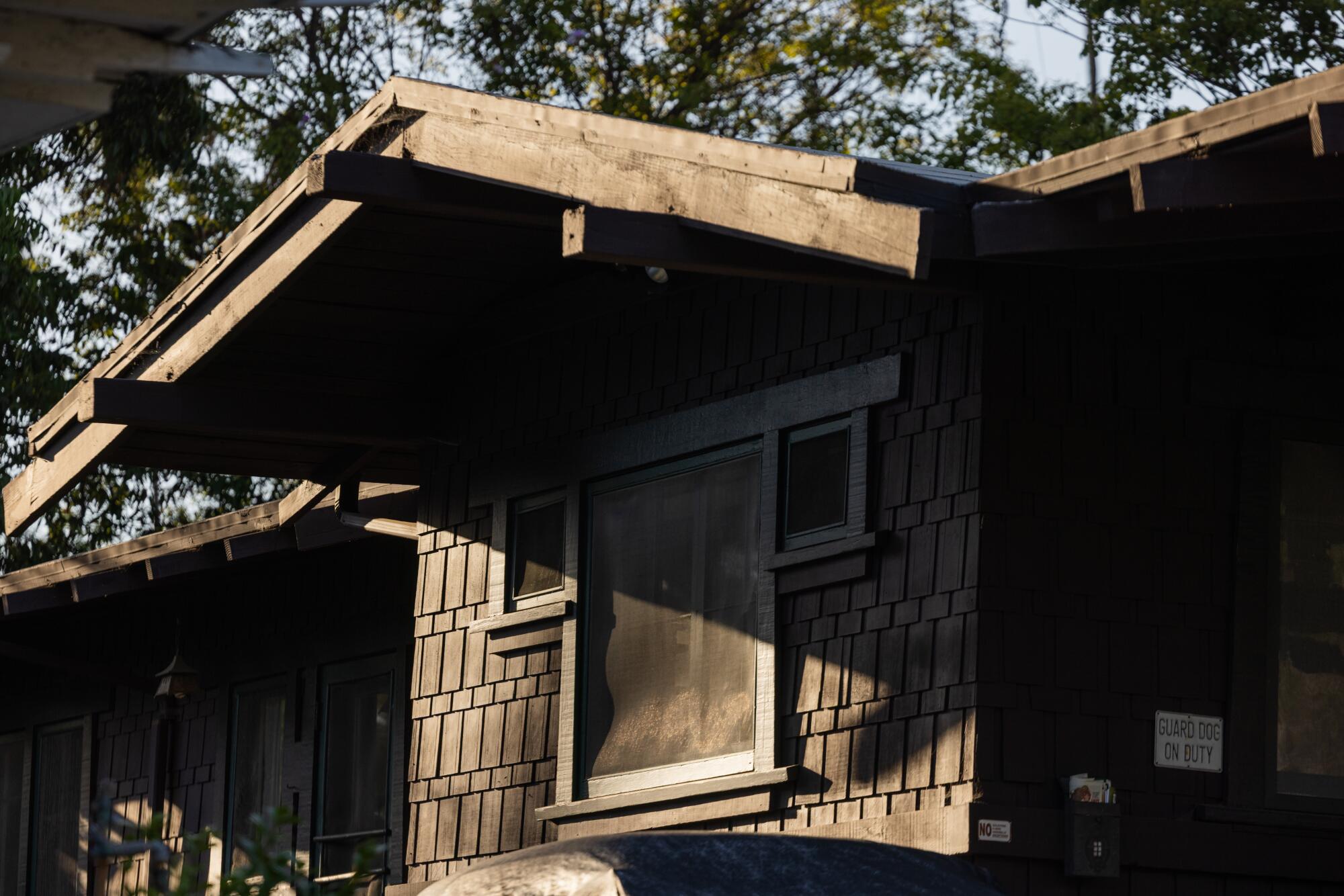 El bungalow es una casa de estilo artesanal en Mara Vista Avete en el cielo.