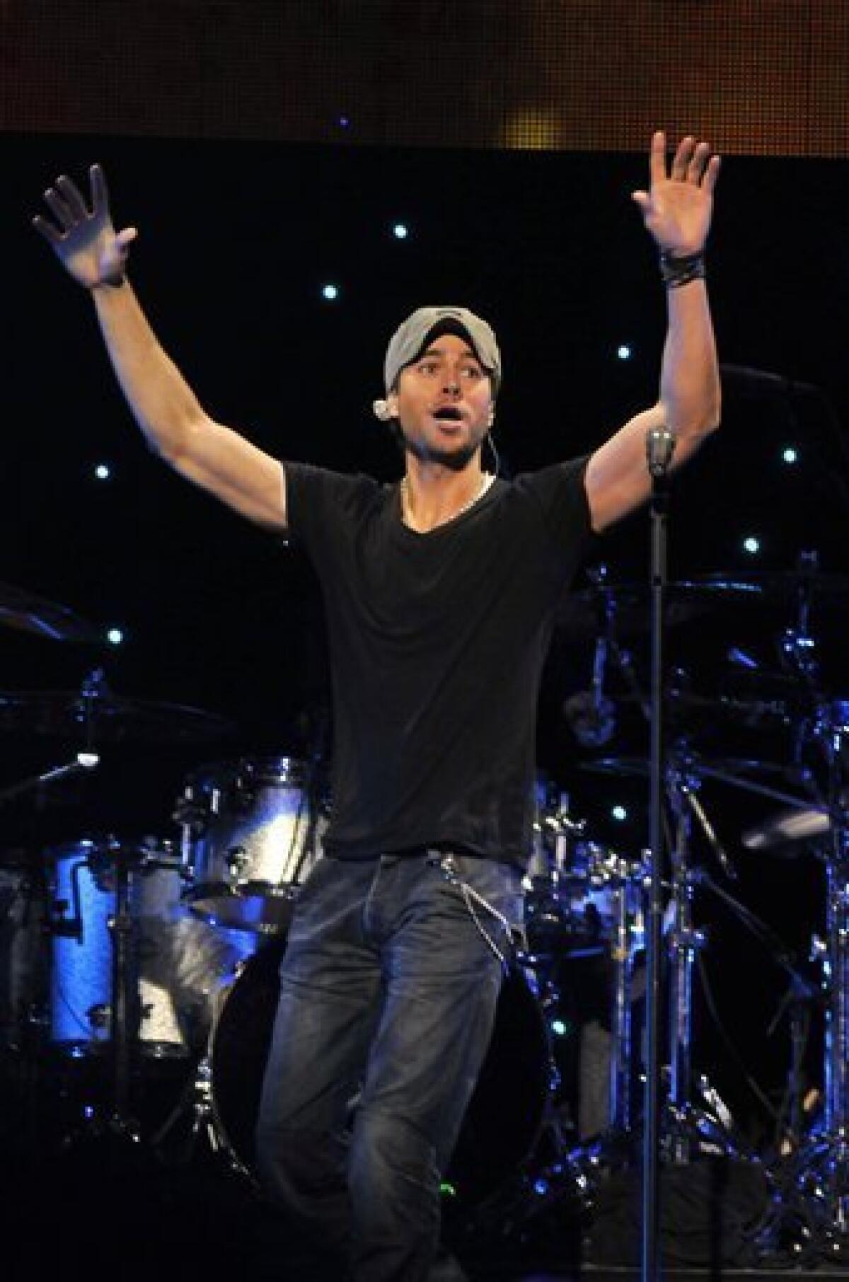 Vancouver Idol: Critics divided on the singing ability of Enrique Iglesias