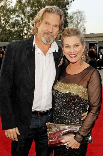 Jeff Bridges in a John Varvatos black suede jacket. C'mon man, step it up! You're having a moment.
