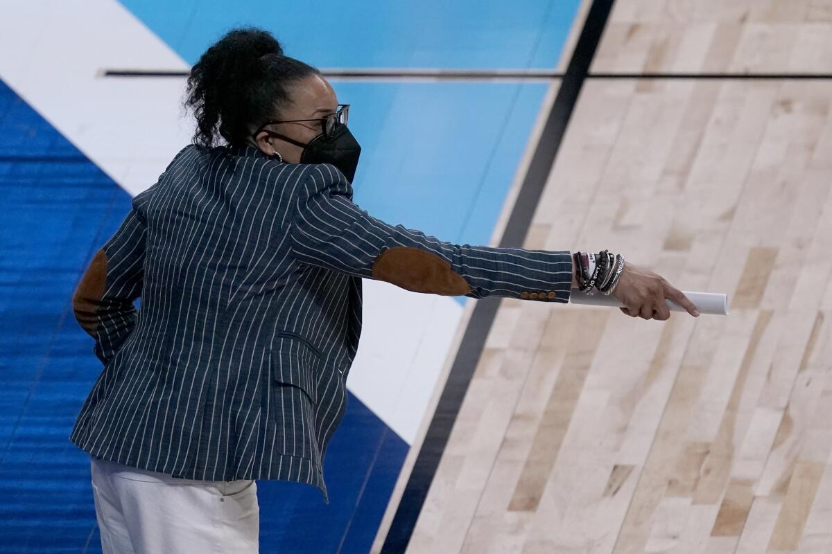 Dawn Staley might just be the best-dressed coach in basketball.