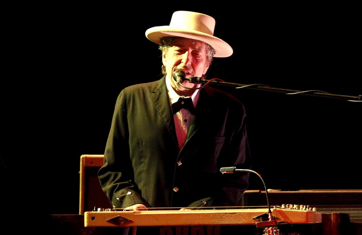 La editorial de Bob Dylan admite que el músico no firmó la edición especial de su libro