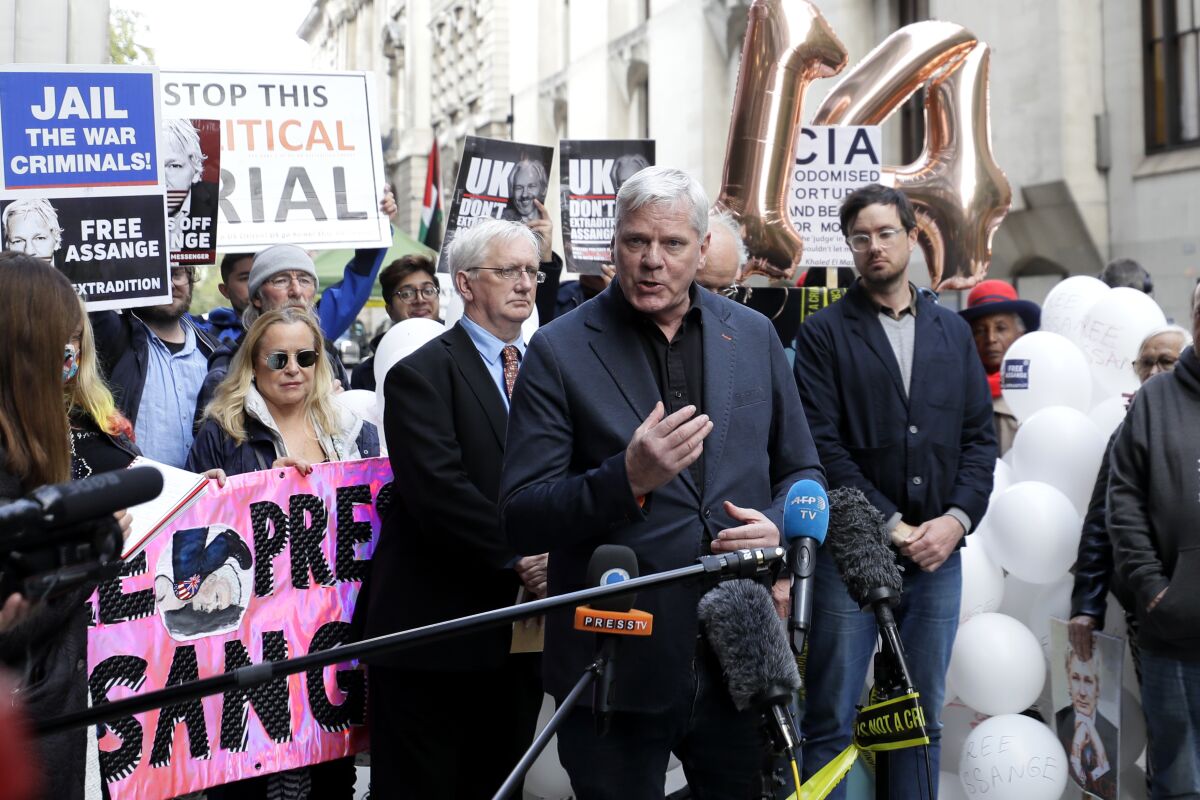 Kristinn Hrafnsson editor in chief of Wikileaks gives a statement outside the Old Bailey in London, Thursday, Oct. 1, 2020, as the Julian Assange extradition hearing to the US ended, with a result expected later in the year. (AP Photo/Kirsty Wigglesworth)