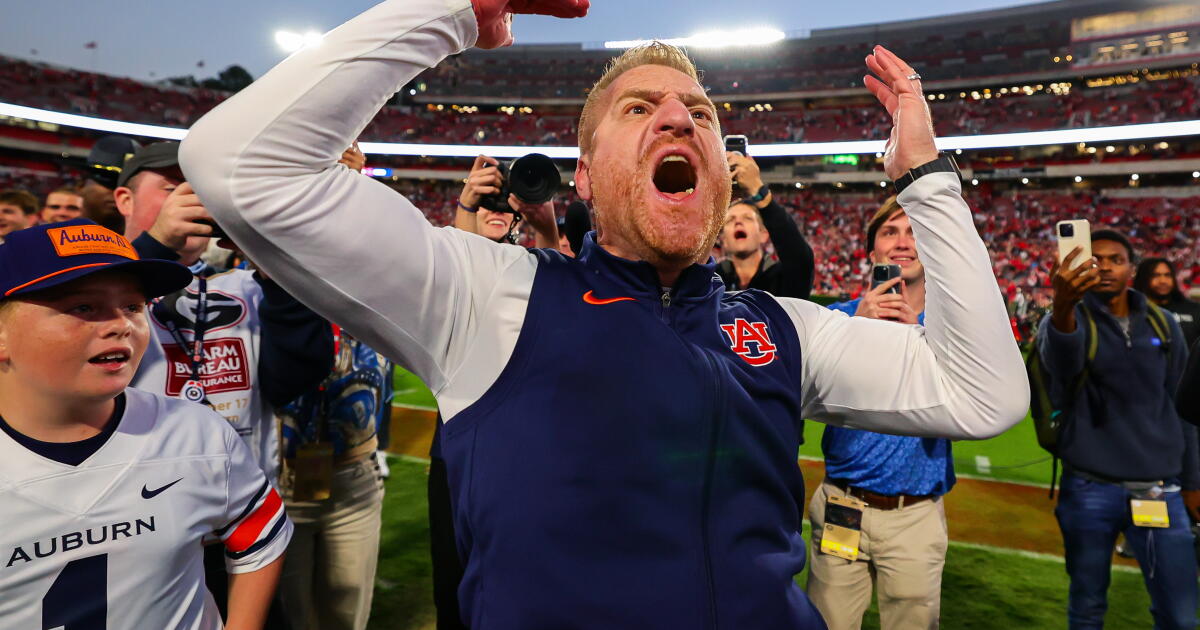 College football: Ohio State edges Indiana; Texas falls again