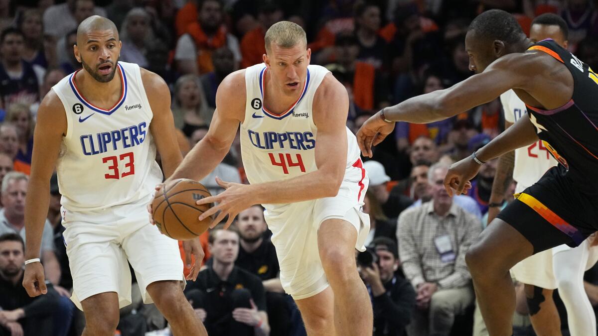 LA Clippers welcome back Eric Gordon, add center Mason Plumlee ahead of  NBA's trade deadline
