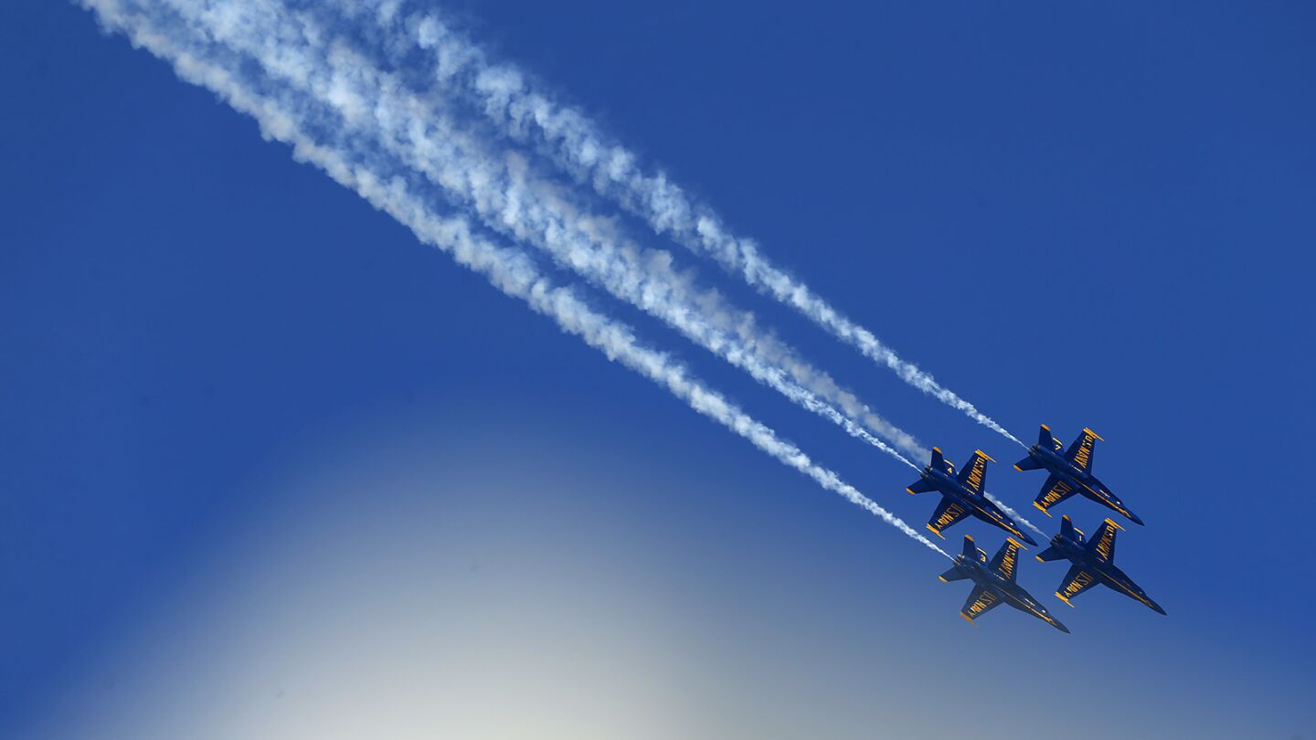 The U.S. Navy Blue Angels practice for the Miramar Air Show on September 27, 2018. The air show runs through Sunday. (Photo by K.C. Alfred/San Diego Union-Tribune)