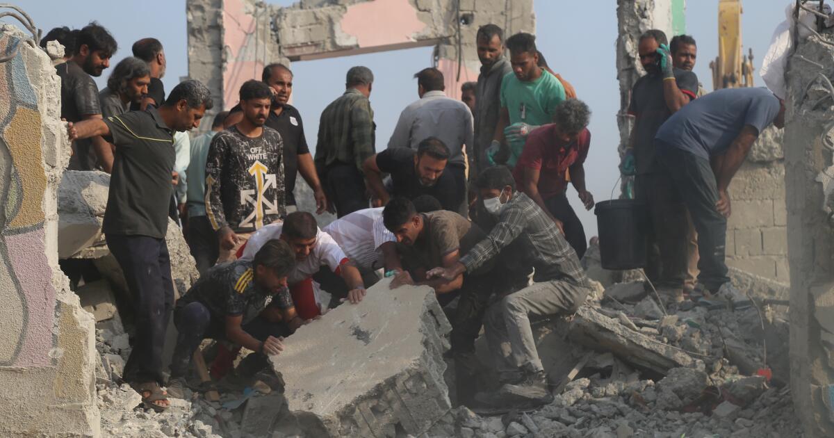 Novas imagens levantam a possibilidade de os EUA terem atacado uma escola iraniana na qual pelo menos 165 pessoas foram mortas