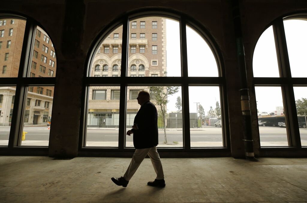 Historic Herald Examiner Building Reopens In Downtown La Los Angeles Times 