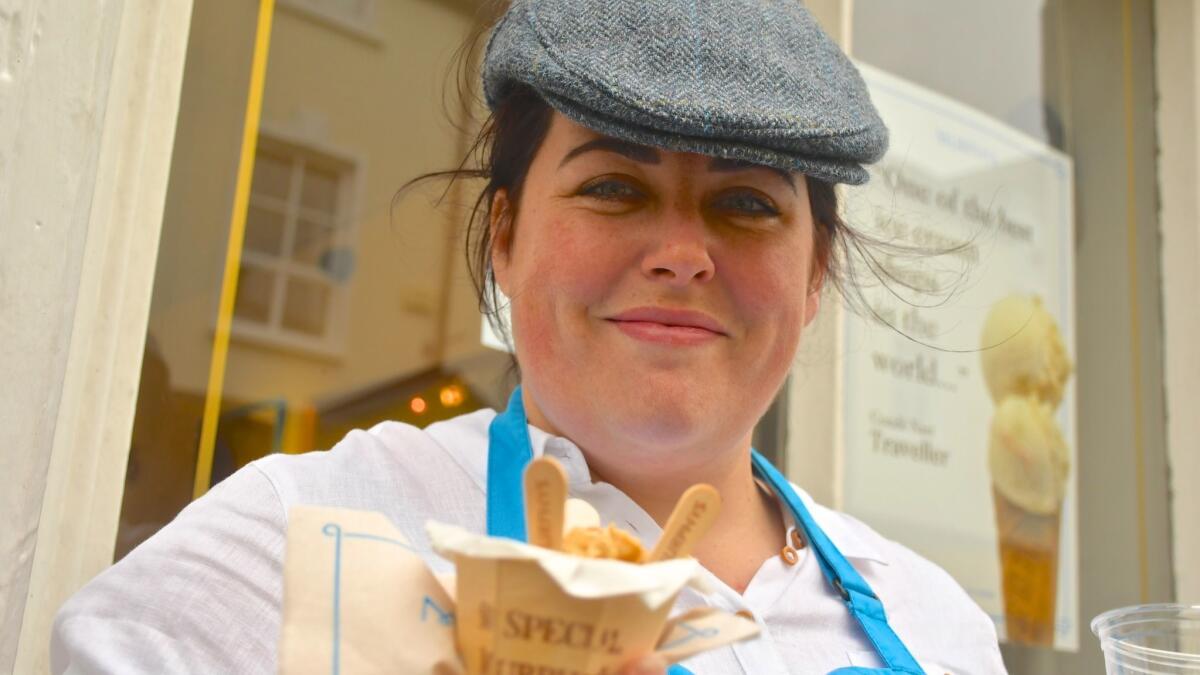 Kirsten O'Brien hands out samples at Murphy's Ice Cream in Dingle.